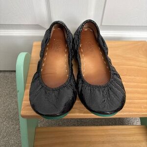 Black patent Tieks